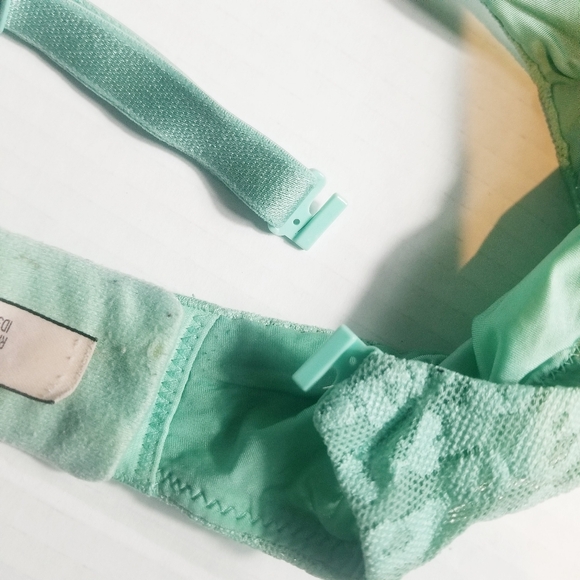 VICTORIAS SECRET WOMEN'S BRA SIZE 38C - Picture 9 of 16